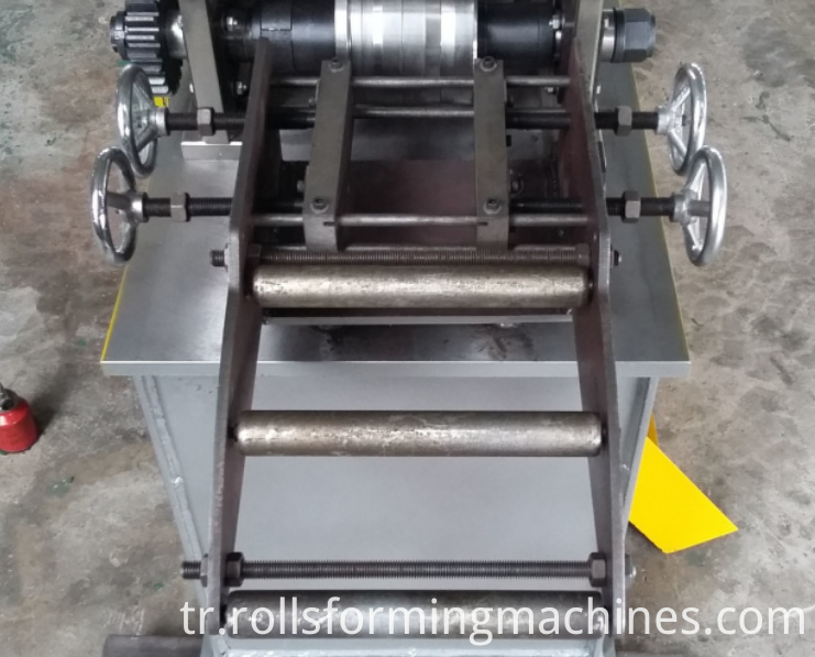 Customized Roller Shutter Door Roll Forming Machine